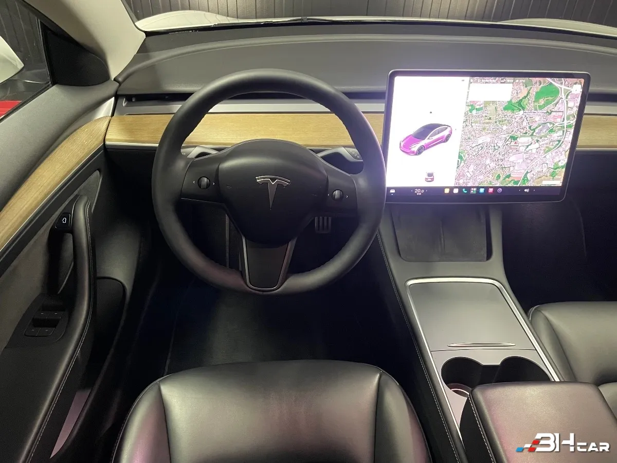 Tesla Model-3 - photo 10