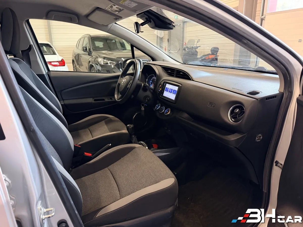 Toyota Yaris - photo 11