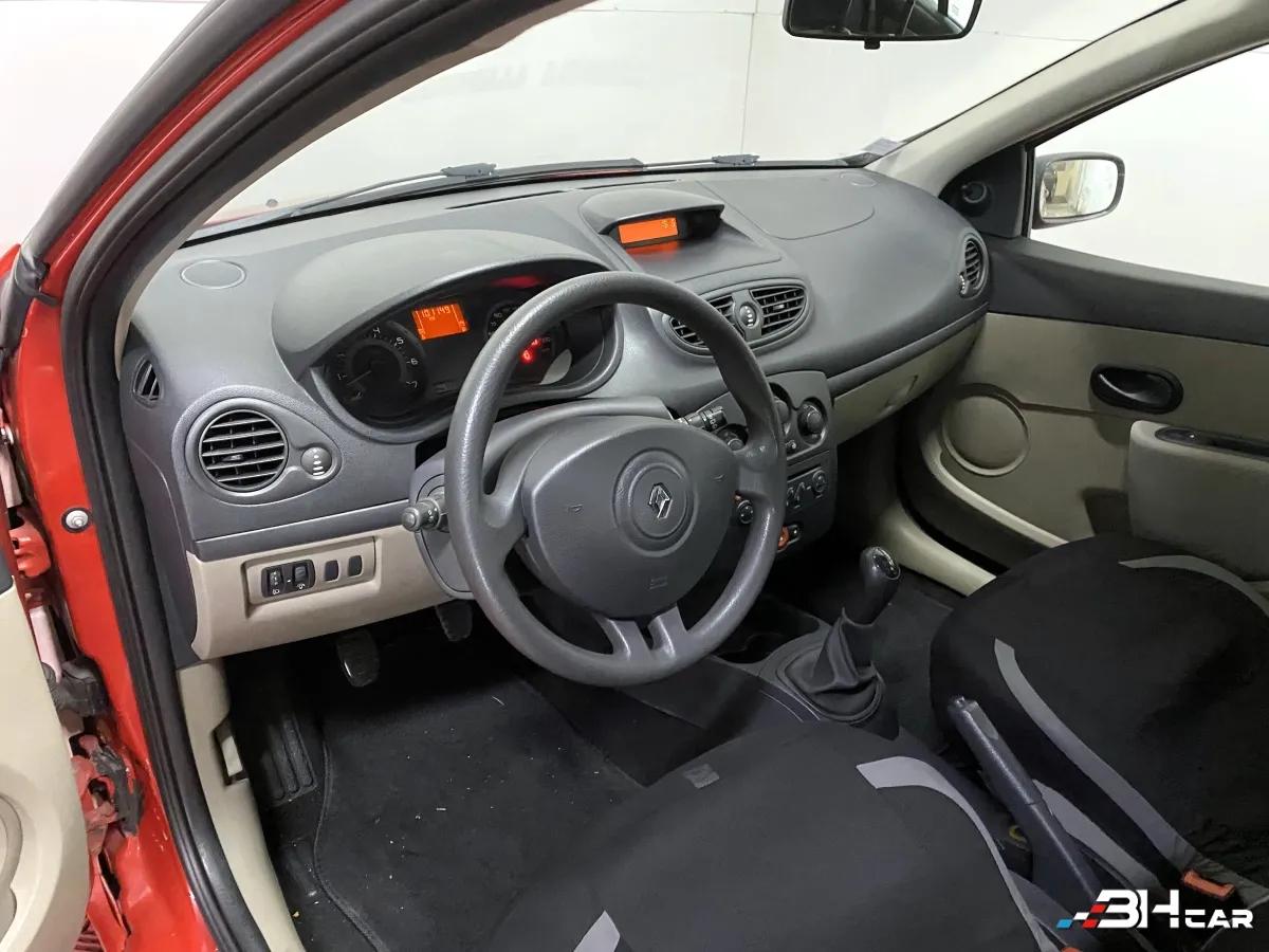 Aperçu indisponible de RENAULT Clio