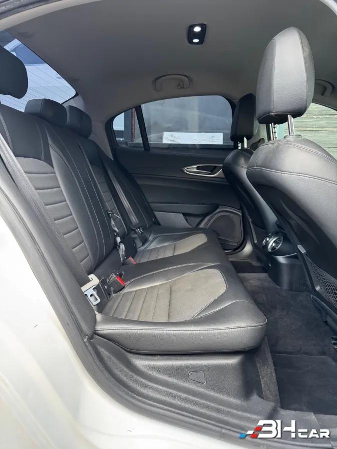 Aperçu indisponible de Alfa Romeo Giulia