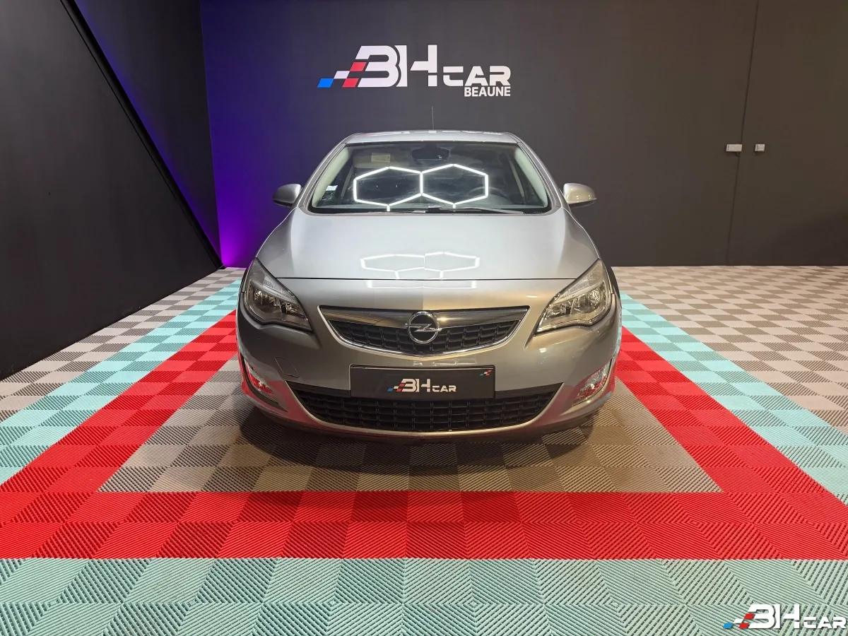 Opel Astra - photo 2