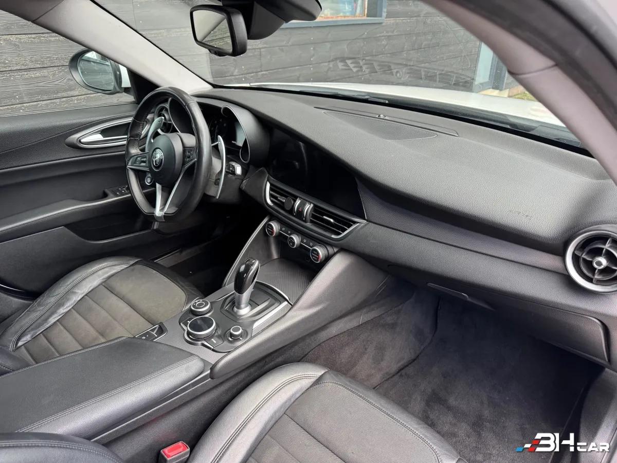 Aperçu indisponible de Alfa Romeo Giulia