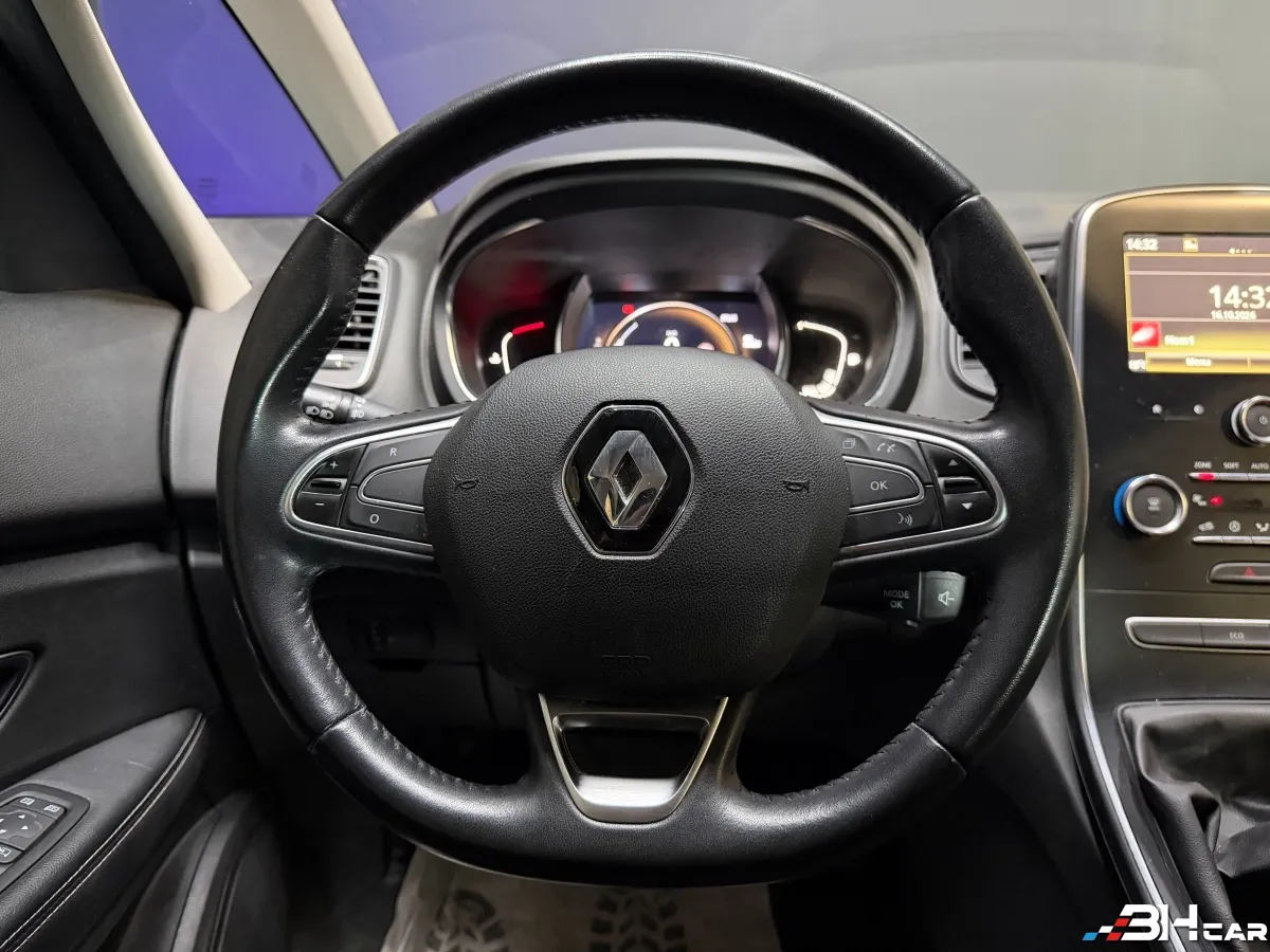 Renault Scenic - photo 15