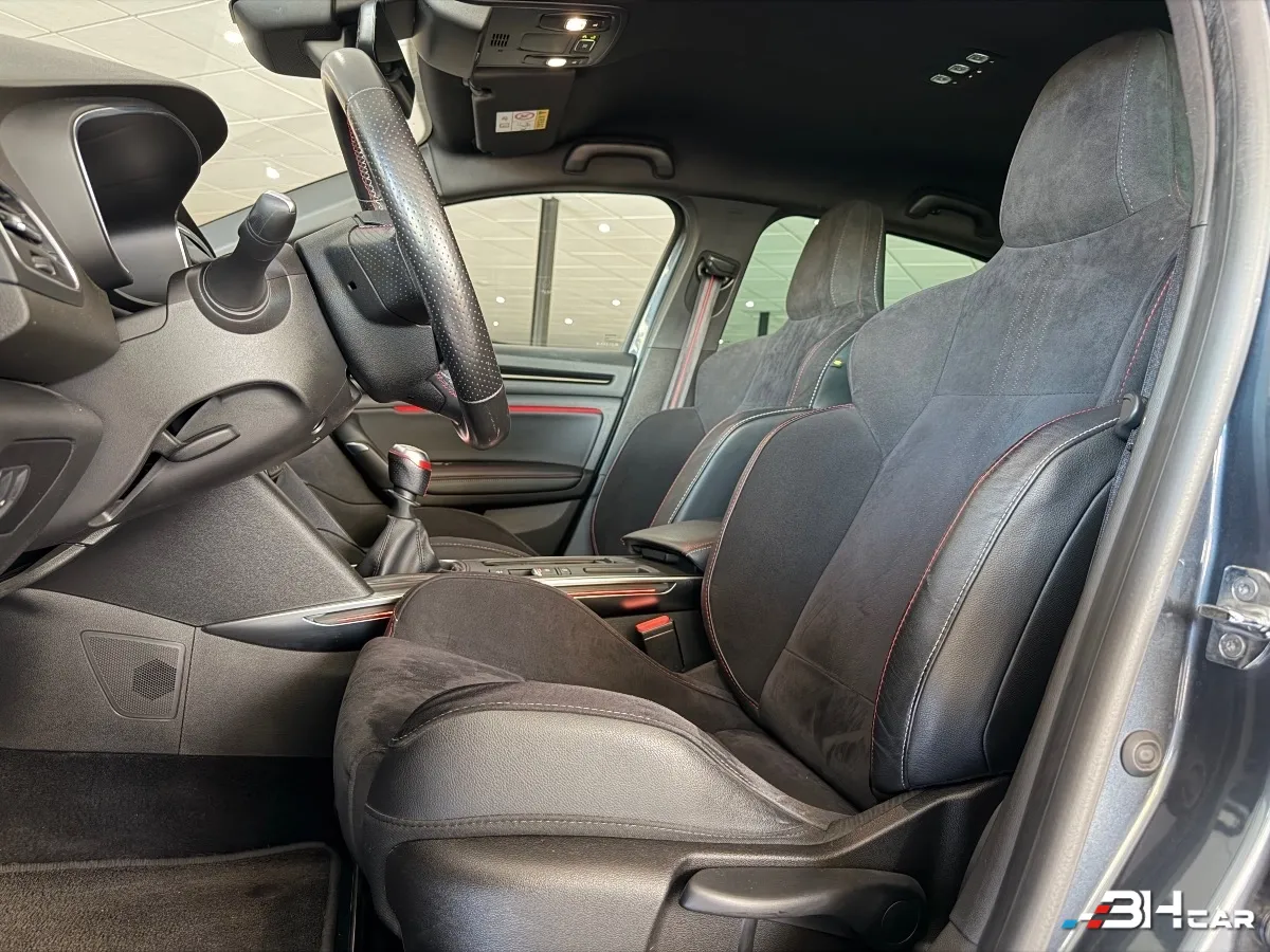 Renault Megane - photo 10
