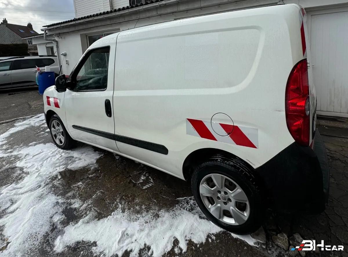 Aperçu indisponible de Opel Combo Vu