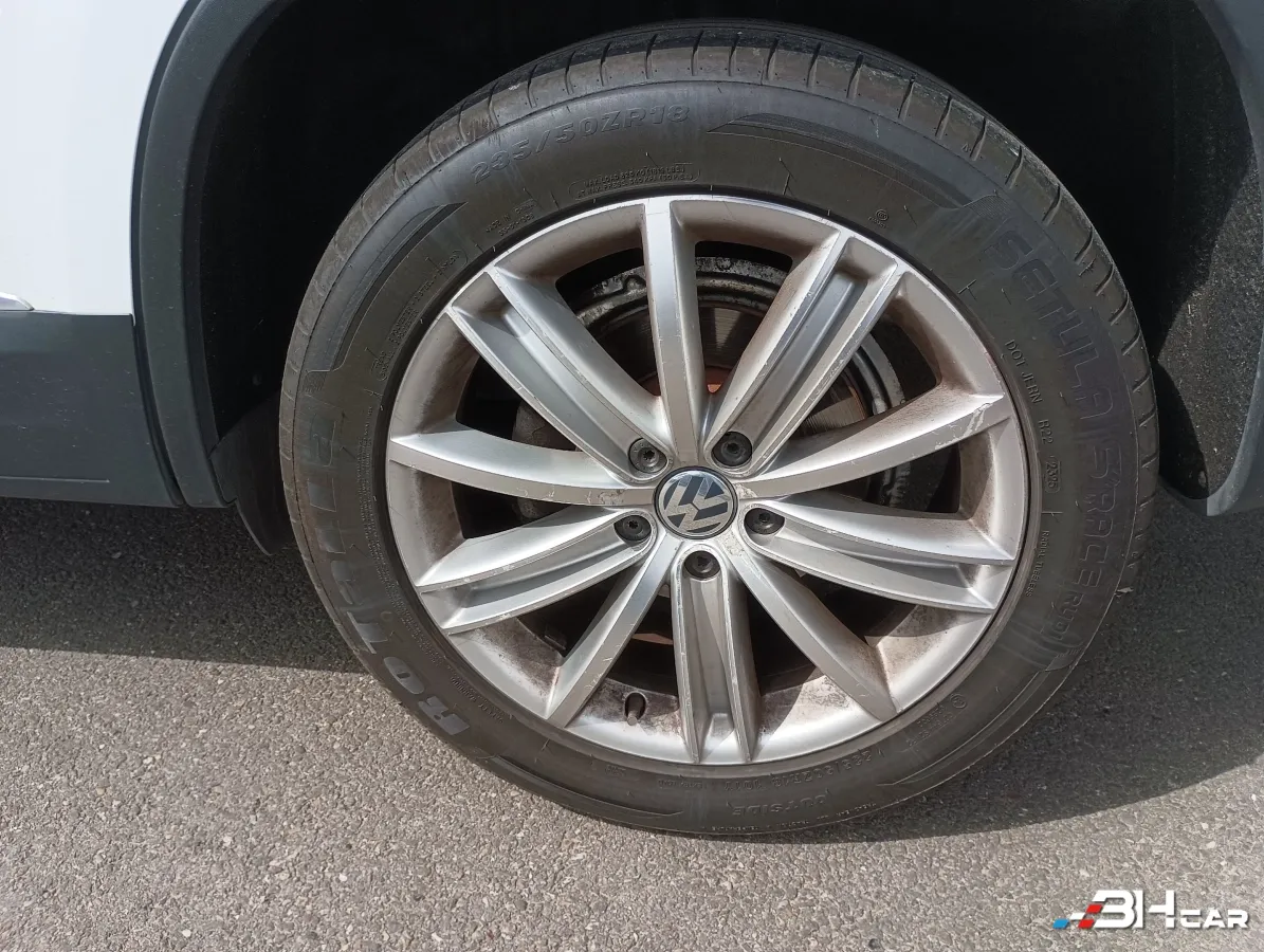 Volkswagen Tiguan - photo 11