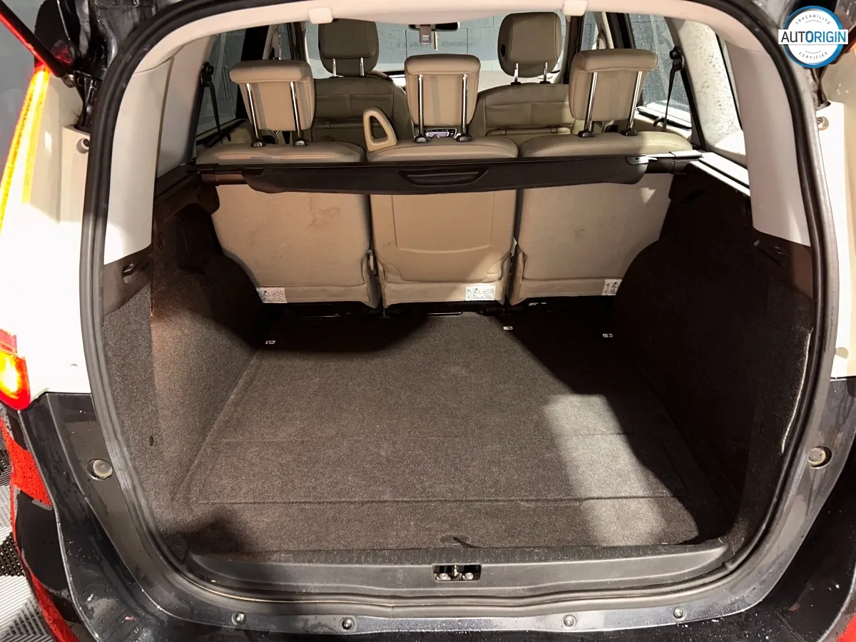Renault Grand Scenic - photo 14