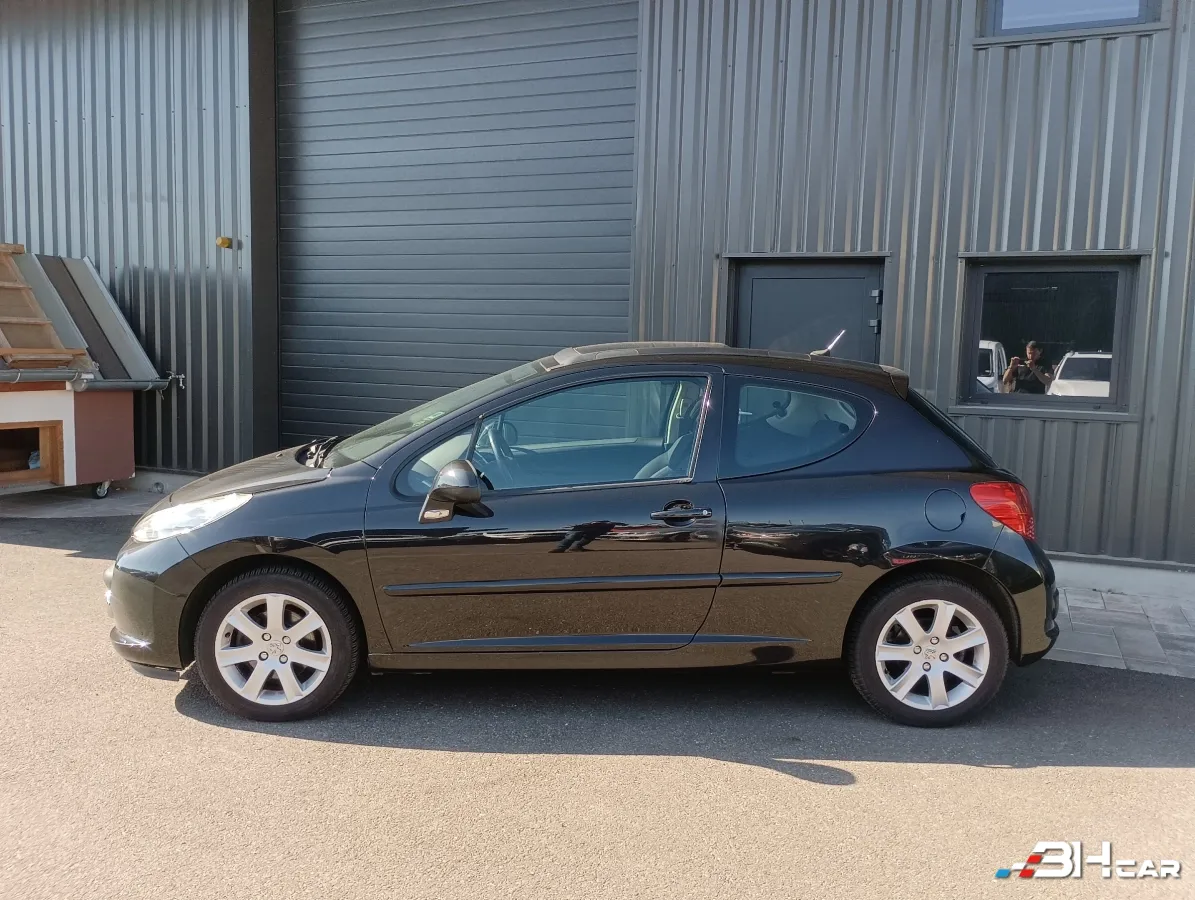 Peugeot 207 - photo 2