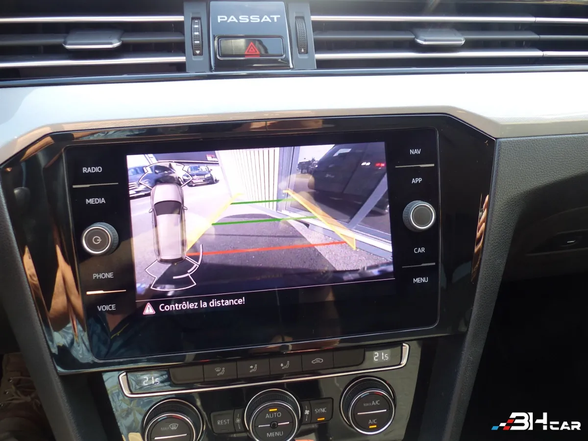 Volkswagen Passat - photo 16
