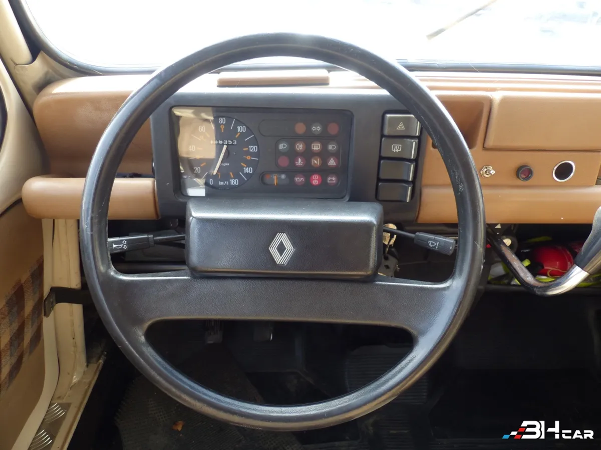 Renault R4 - photo 11