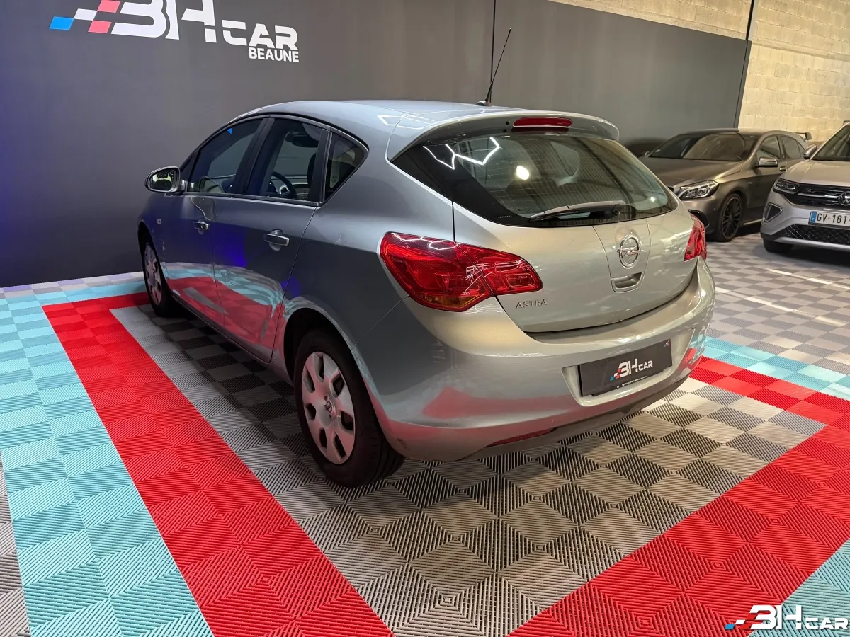 Opel Astra - photo 5