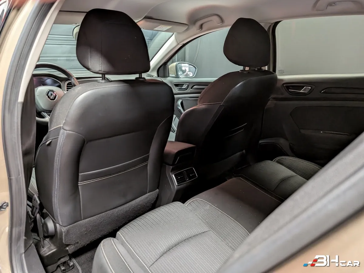 Renault Megane - photo 24
