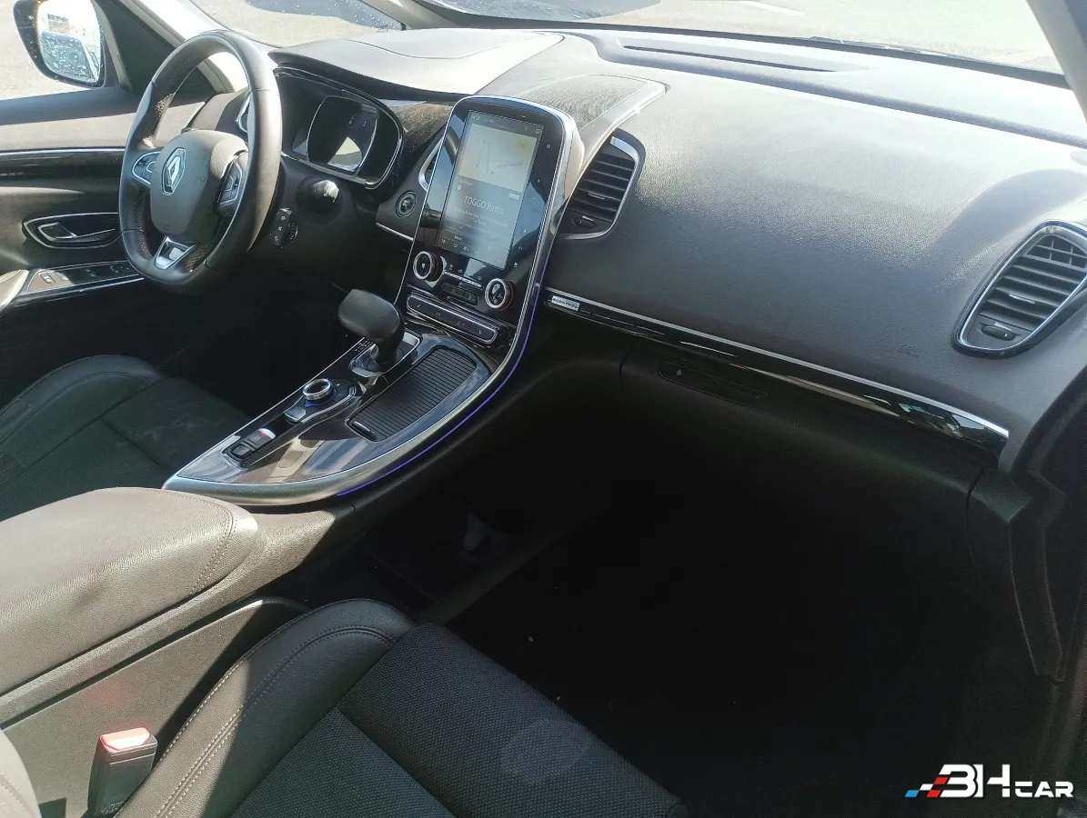 Renault Espace - photo 16