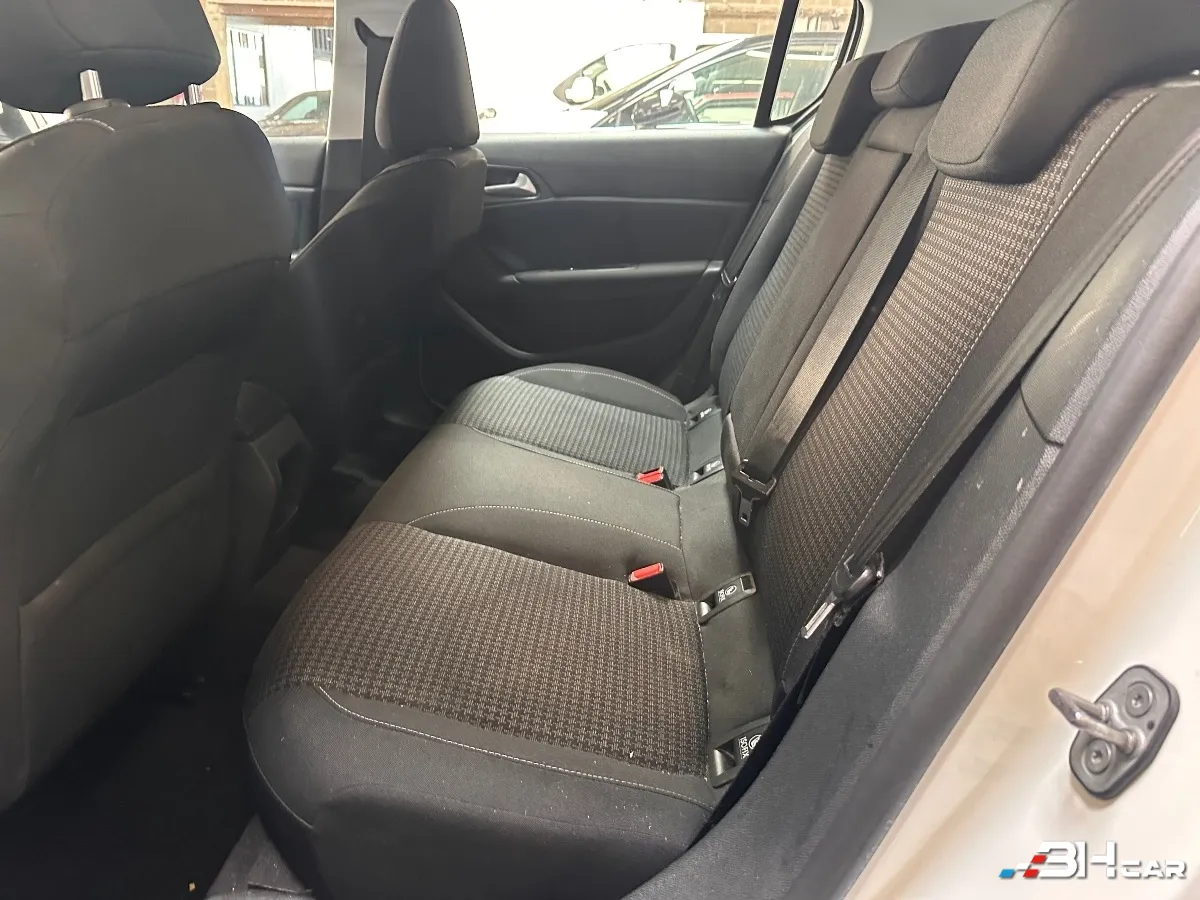 Peugeot 308 - photo 5