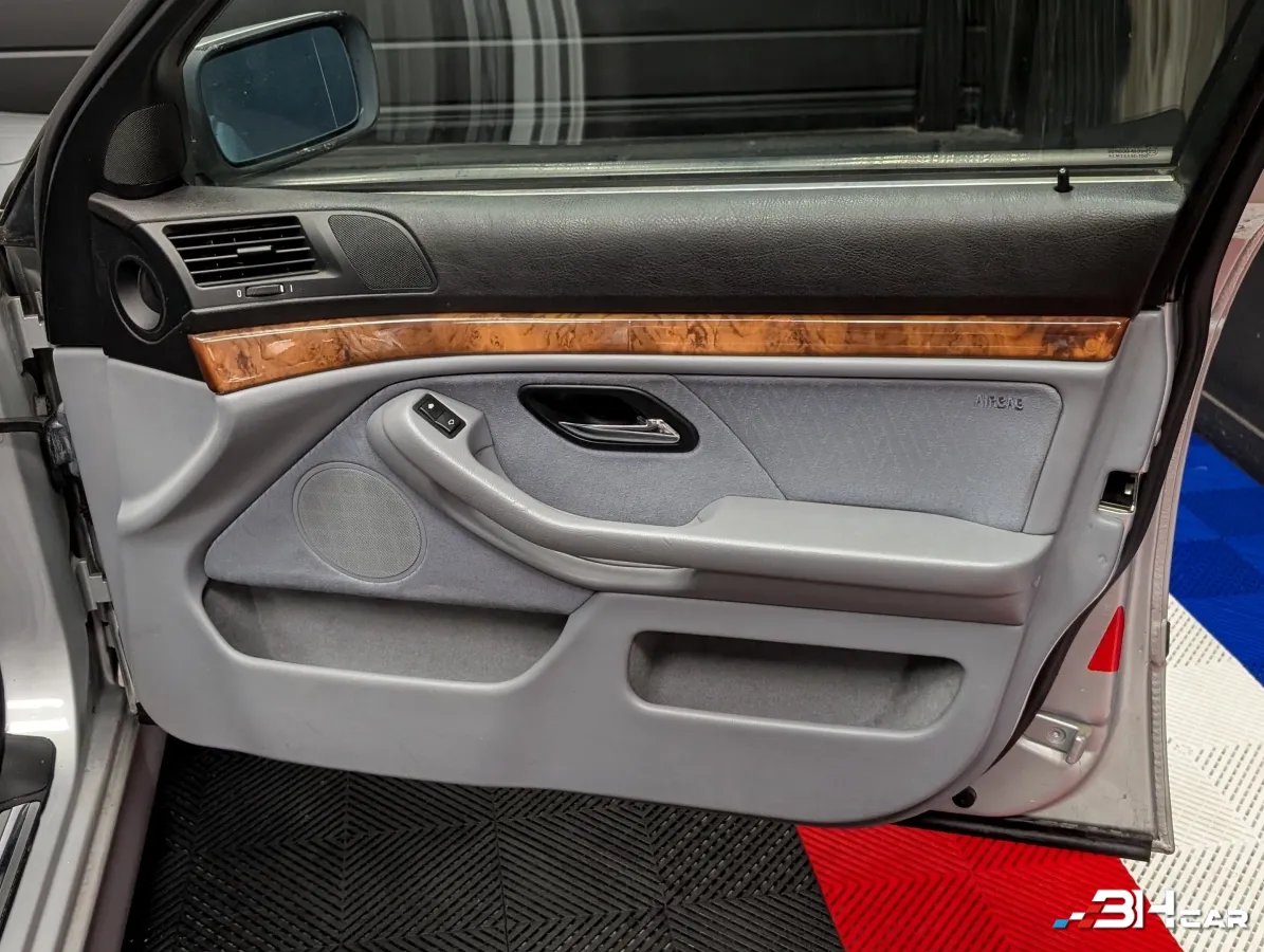 Bmw Serie 5 - photo 16