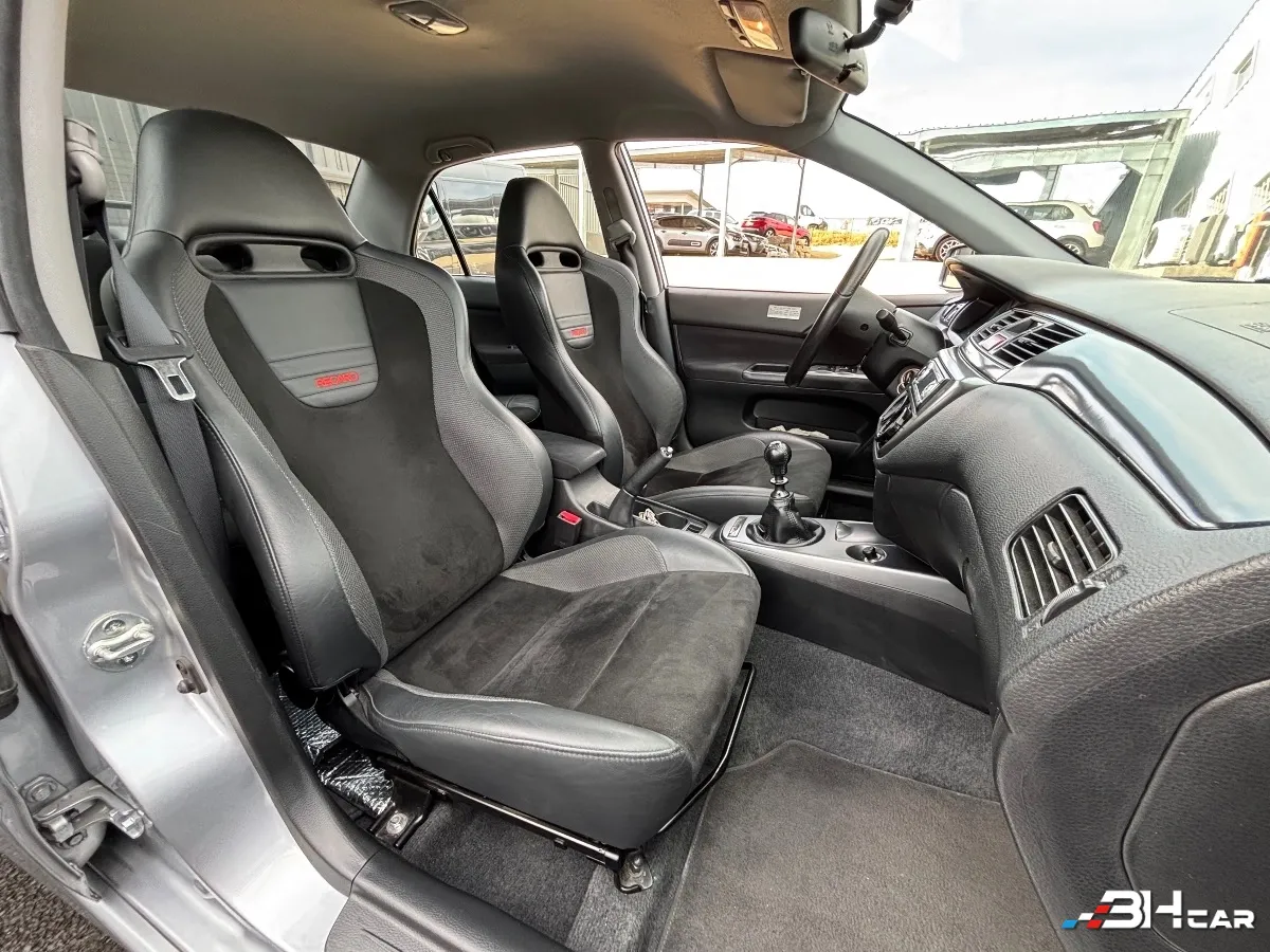 Mitsubishi Lancer - photo 19