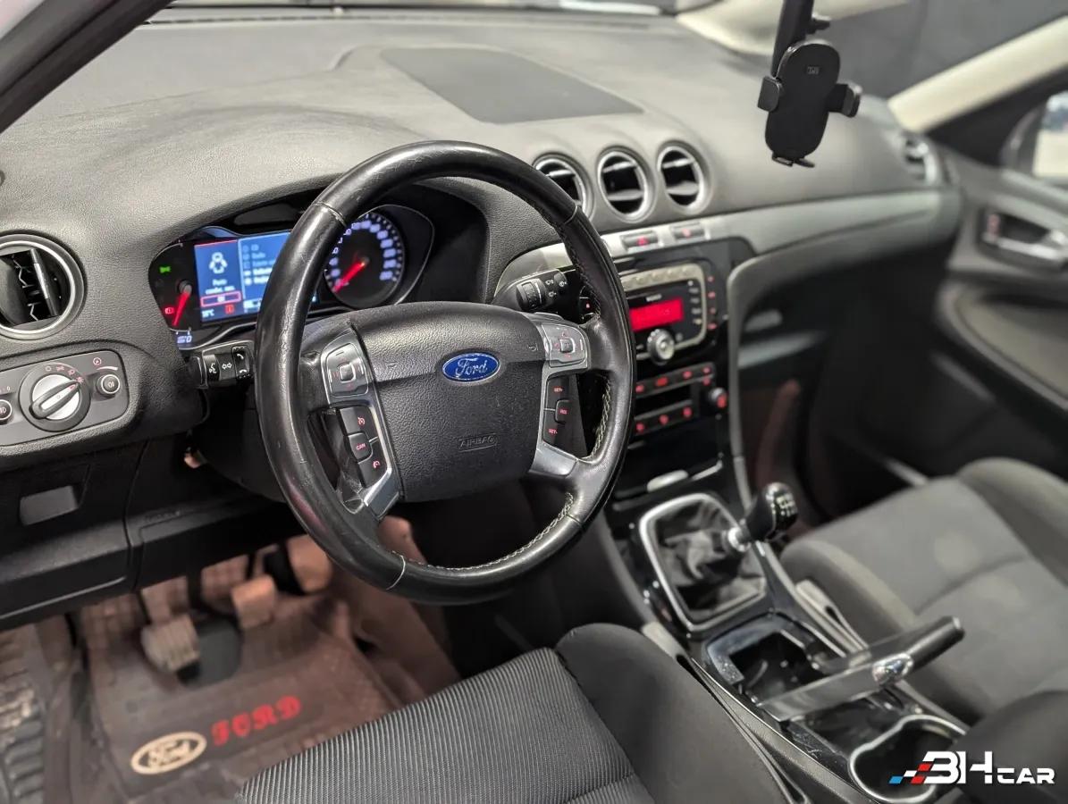 Aperçu indisponible de Ford S-max