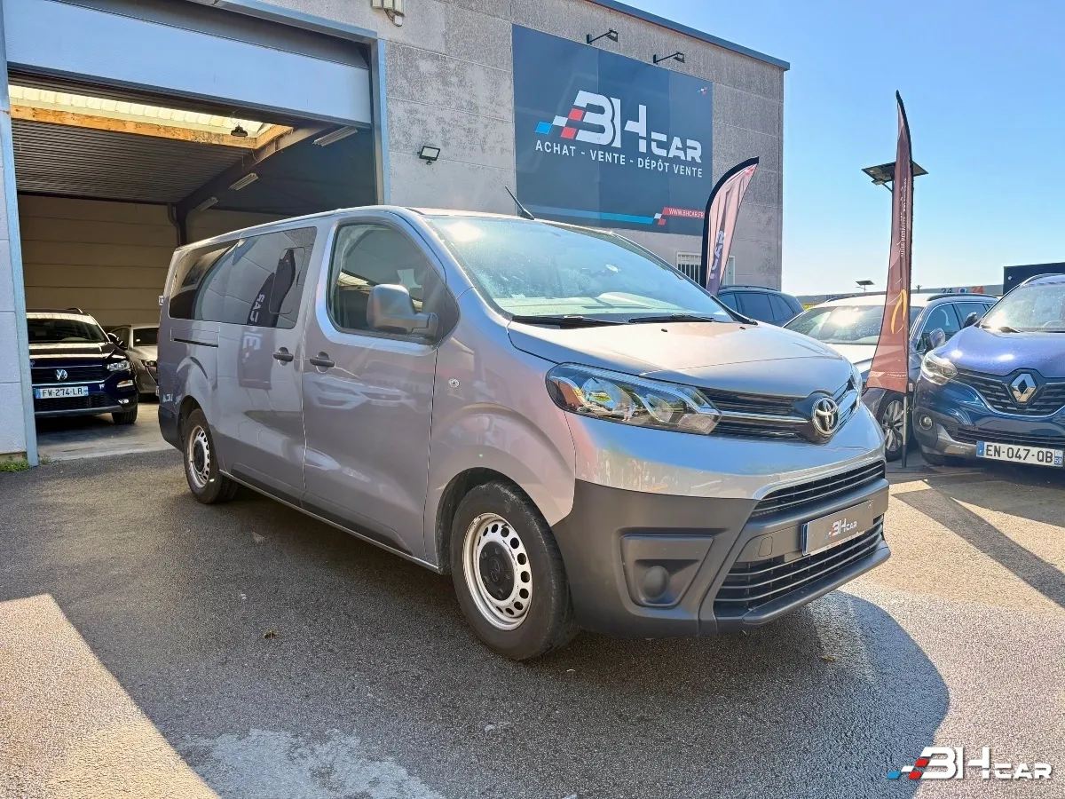 Toyota Pro Ace Verso