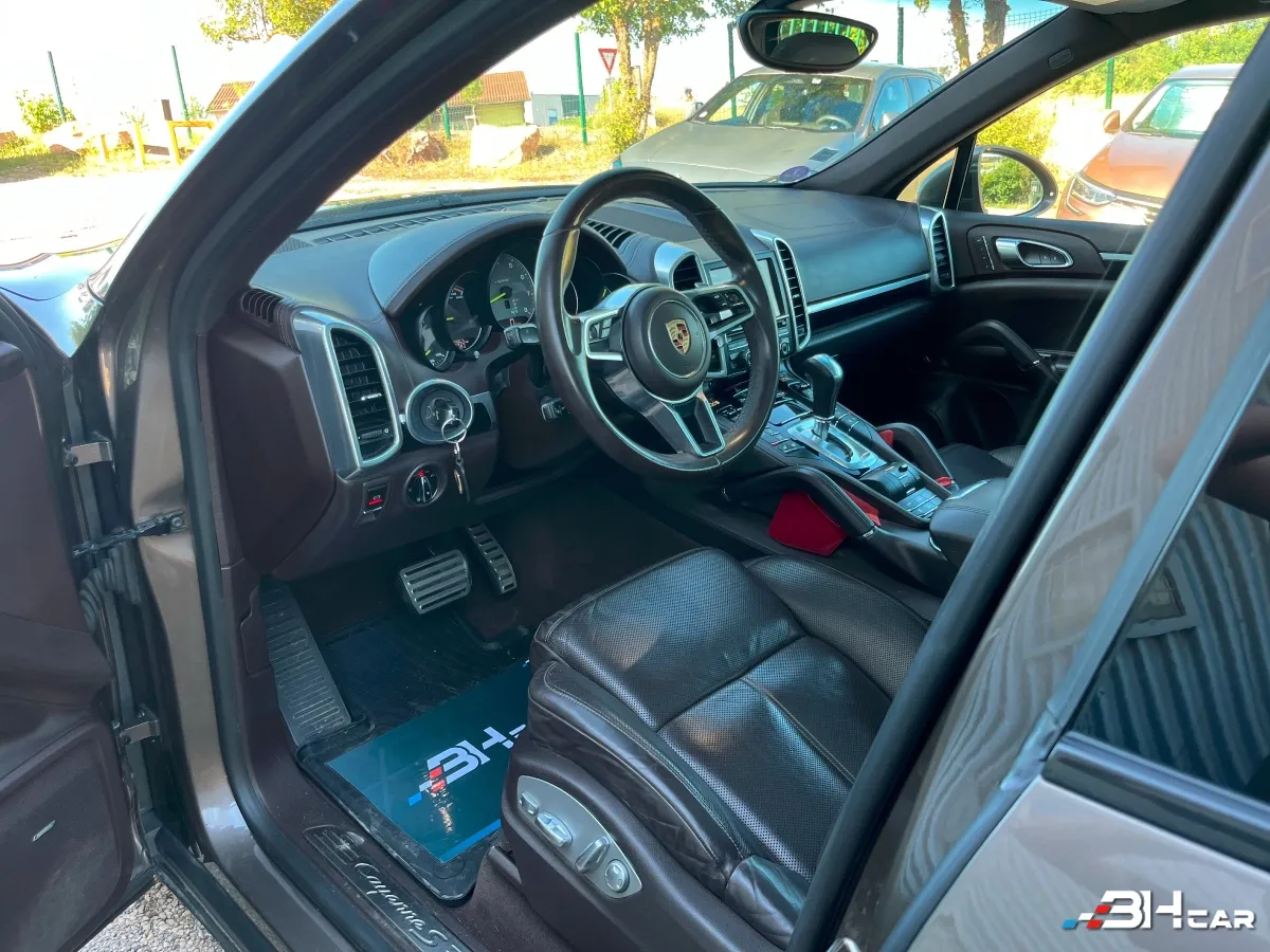 Porsche Cayenne - photo 10