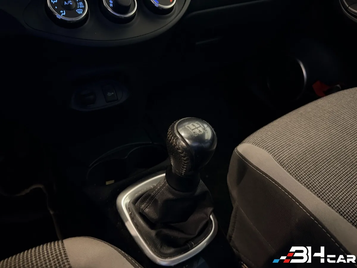 Toyota Yaris - photo 16