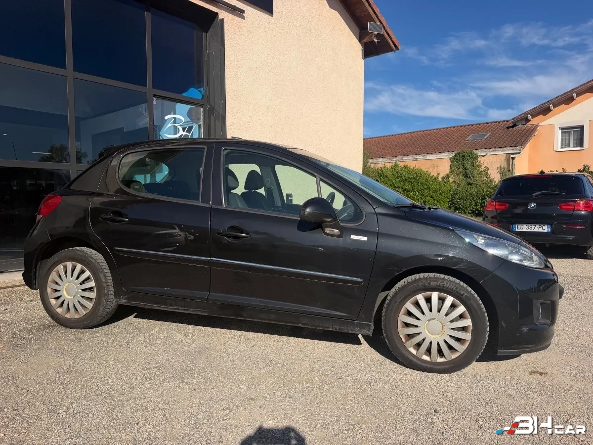 Peugeot 207 - photo 8