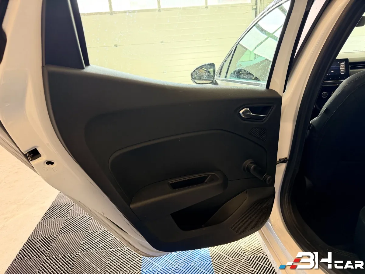 Renault Clio - photo 21