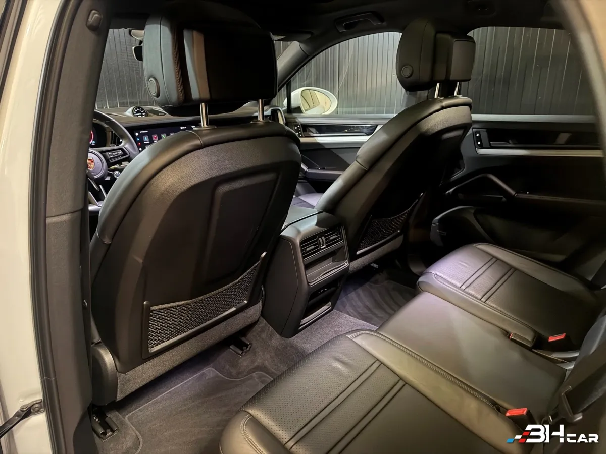 Porsche Cayenne - photo 8