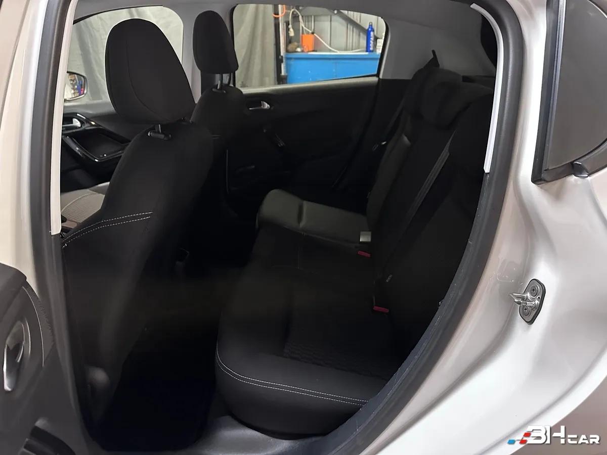 Aperçu indisponible de Peugeot 208