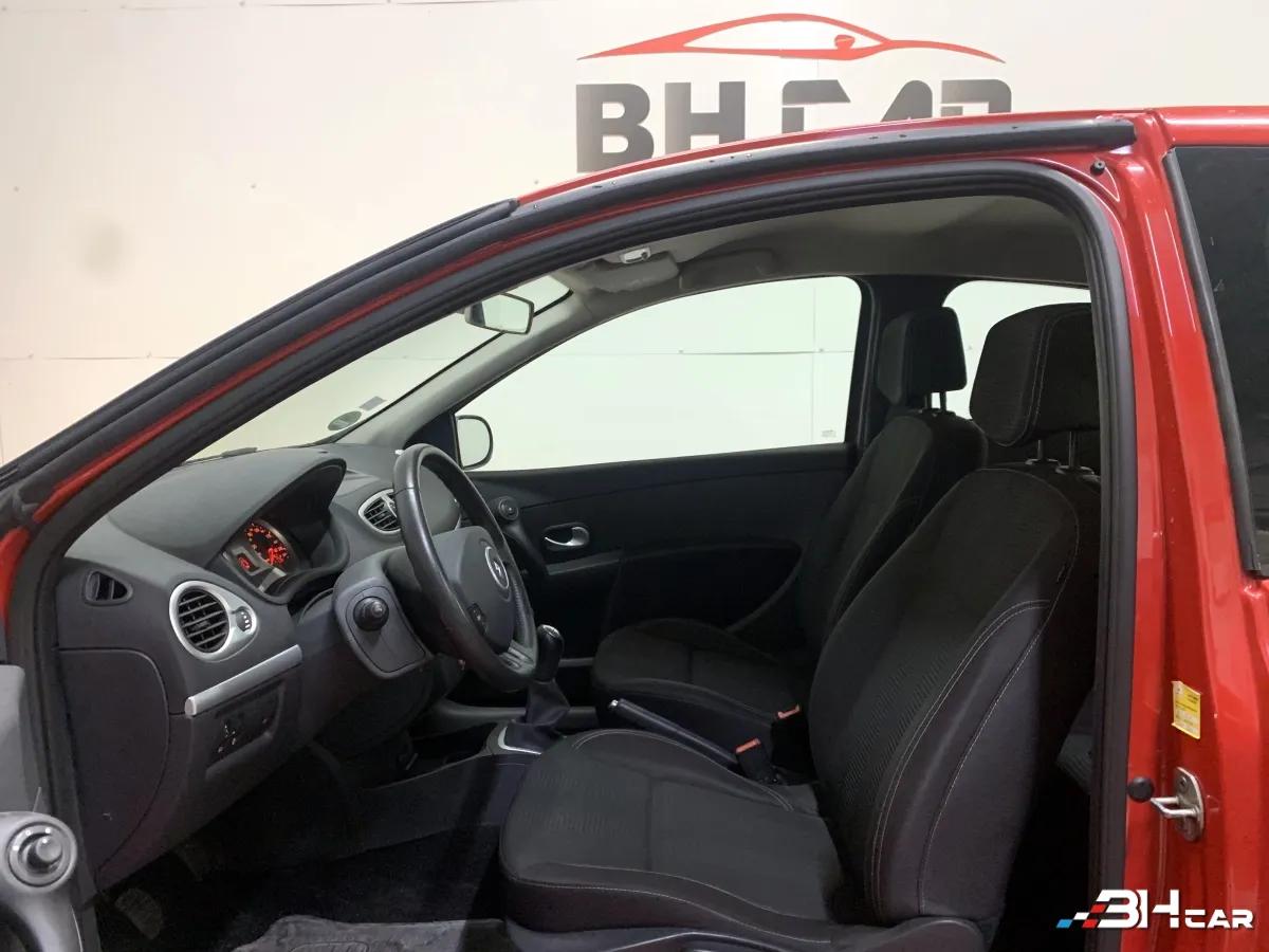 Aperçu indisponible de RENAULT Clio