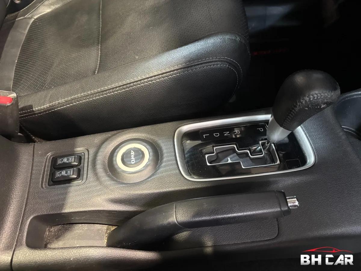 Aperçu indisponible de Mitsubishi Outlander