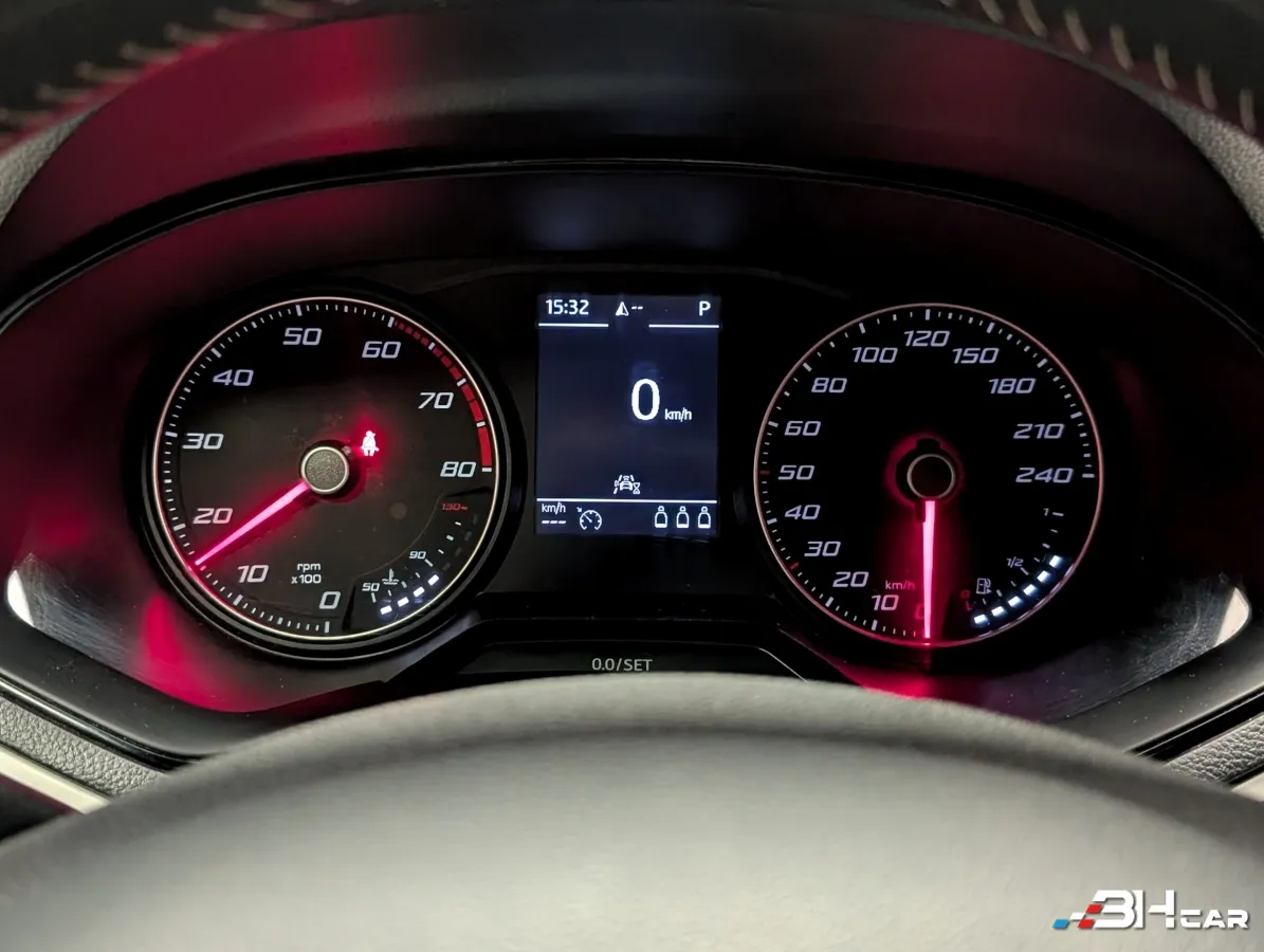 Seat Arona - photo 11