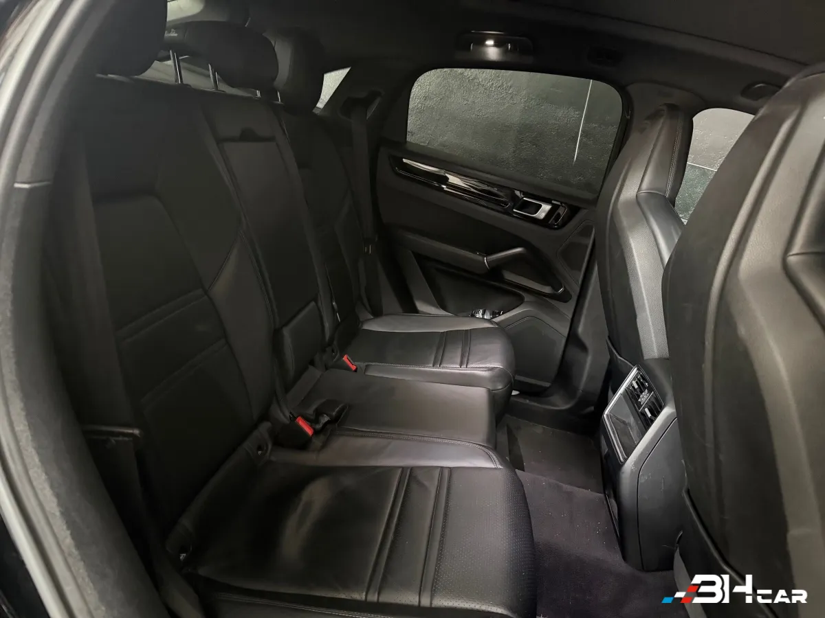 Porsche Cayenne - photo 21