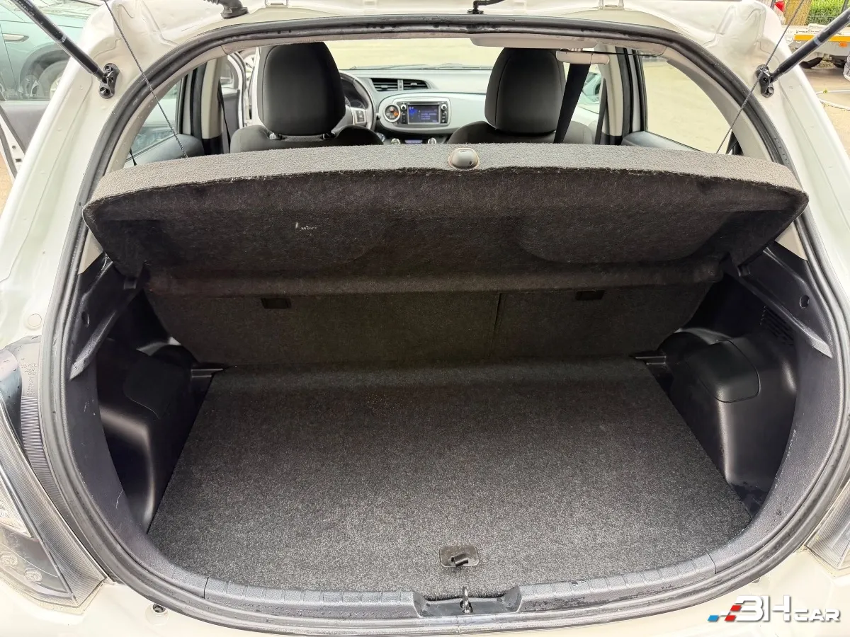 Toyota Yaris - photo 12