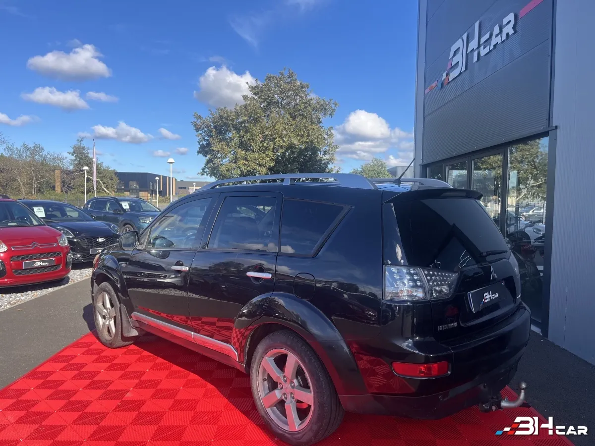 Mitsubishi Outlander - photo 4