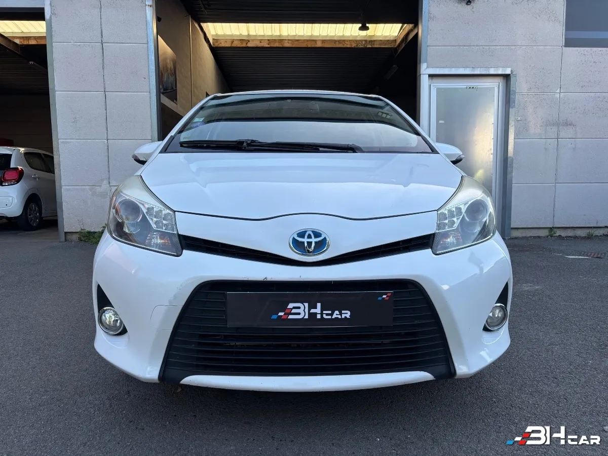 Toyota Yaris - photo 2
