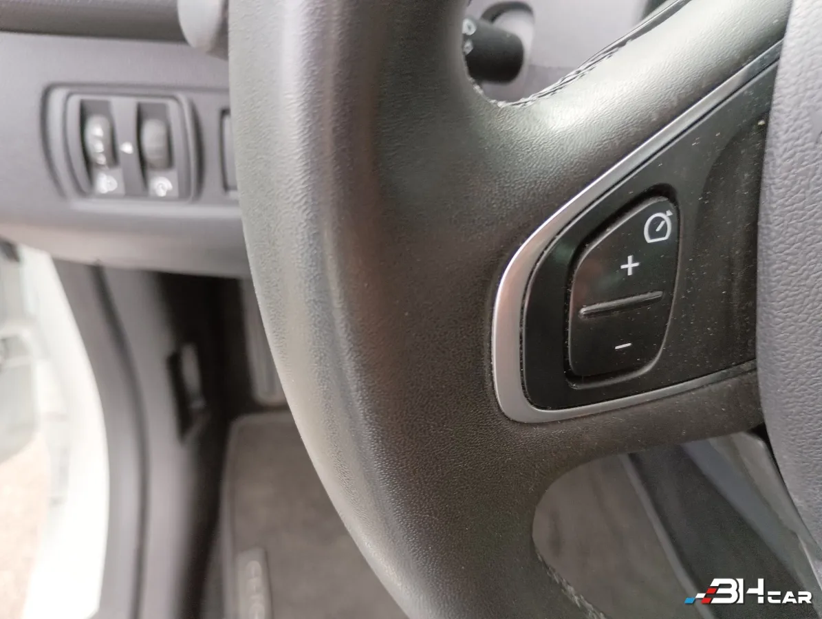 Renault Clio - photo 25