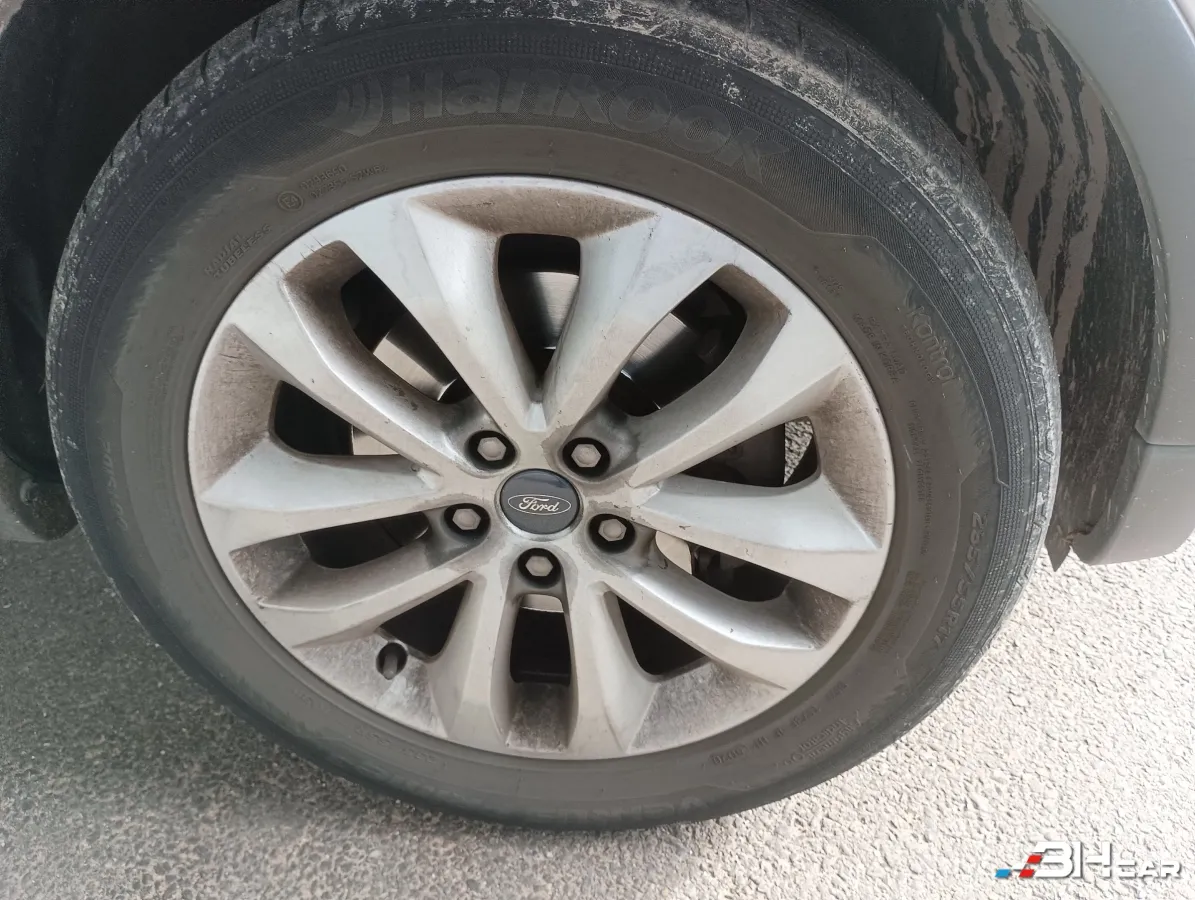 Ford Kuga - photo 13
