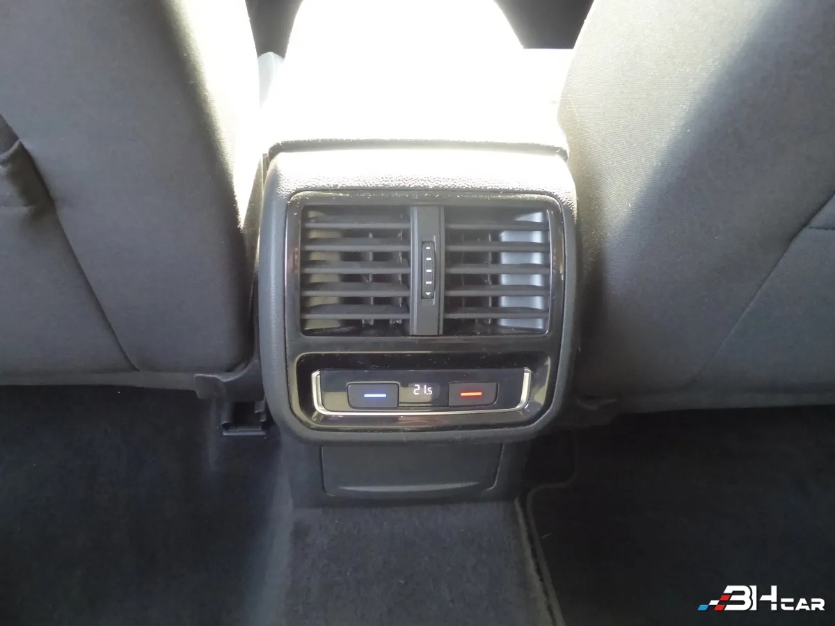 Volkswagen Passat - photo 30