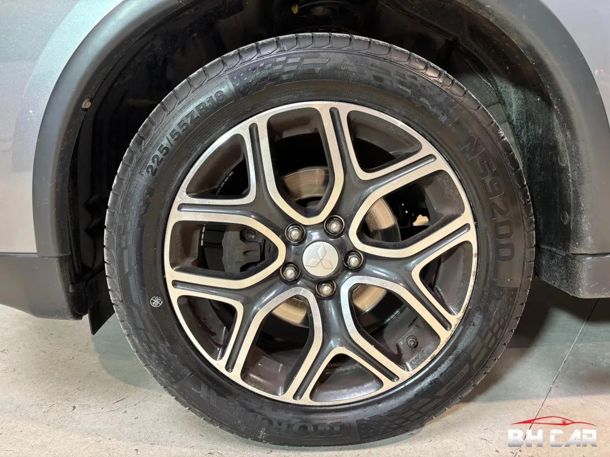 Aperçu indisponible de Mitsubishi Outlander