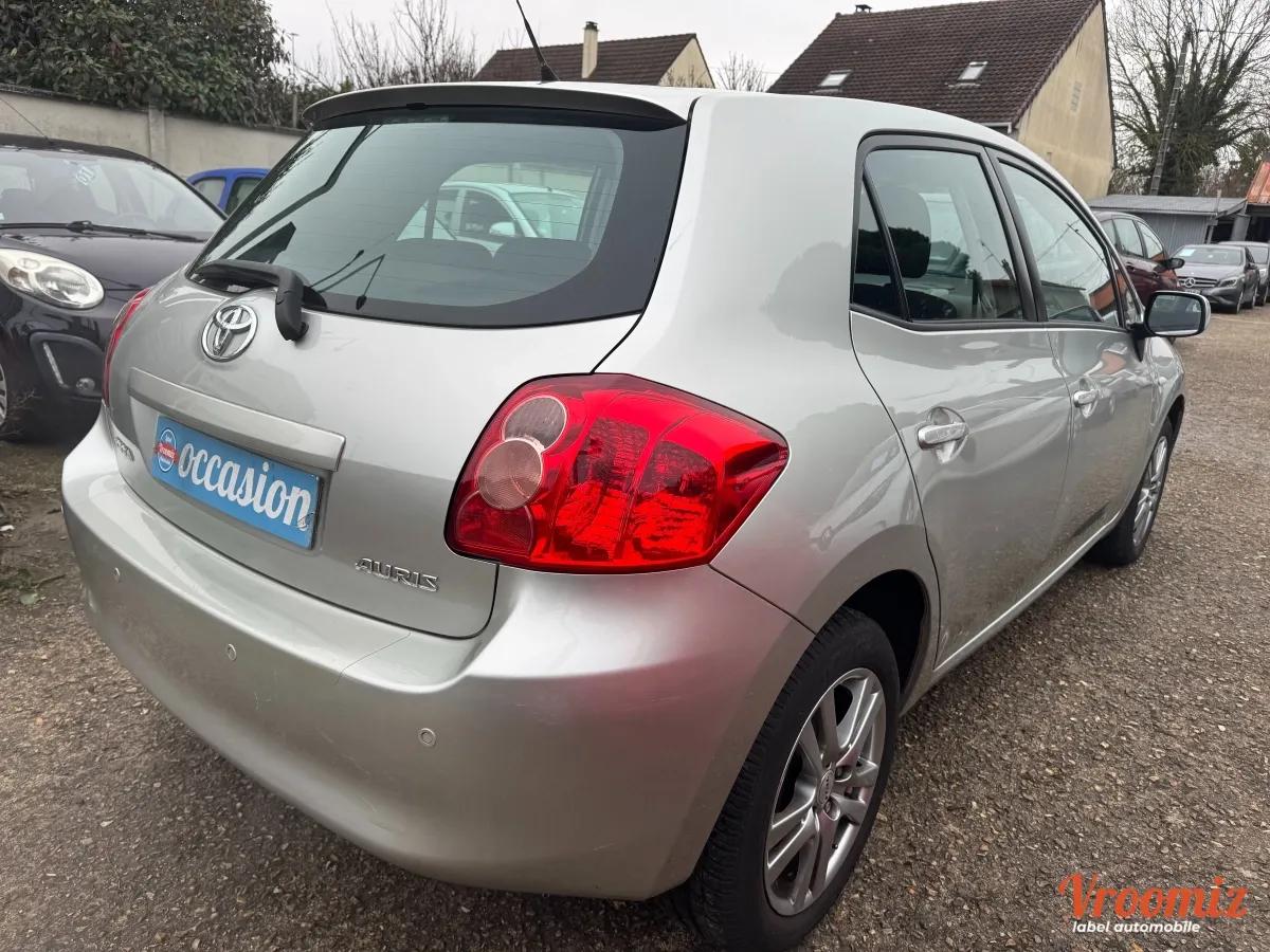 TOYOTA AURIS 1.6i SOL BVA