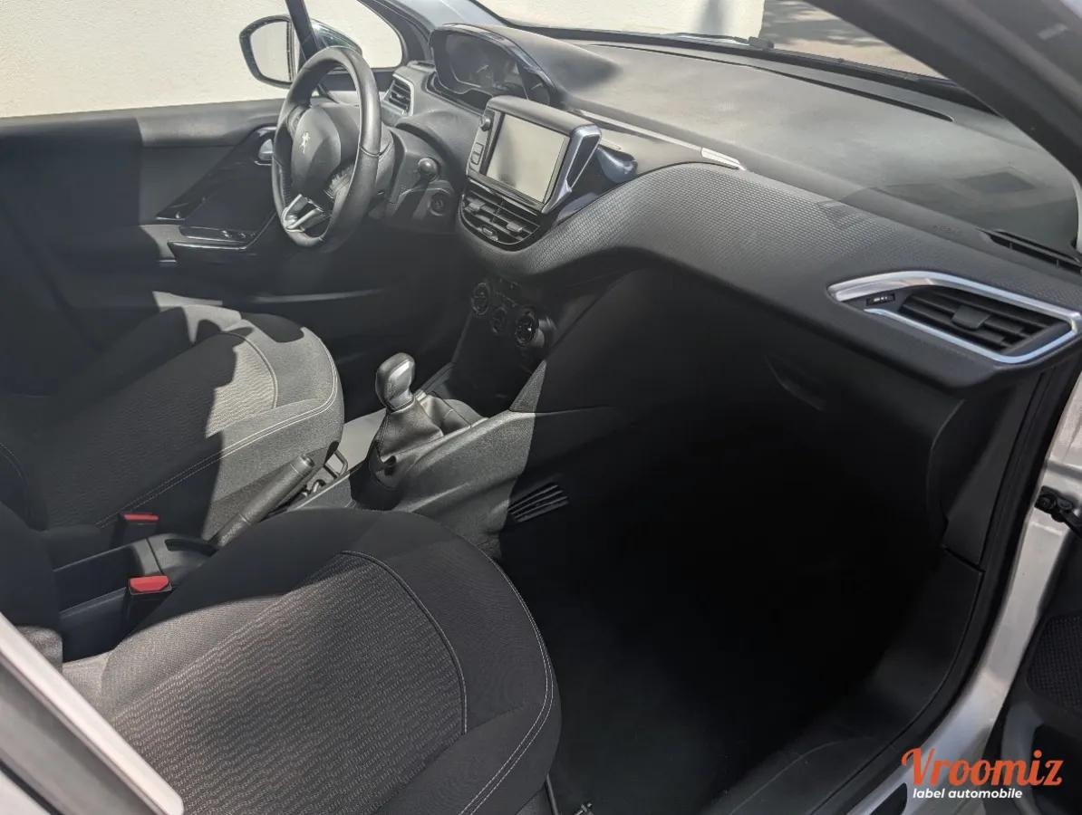 Peugeot 208 GENERATION-I 1.6 BLUEHDI 75 STYLE