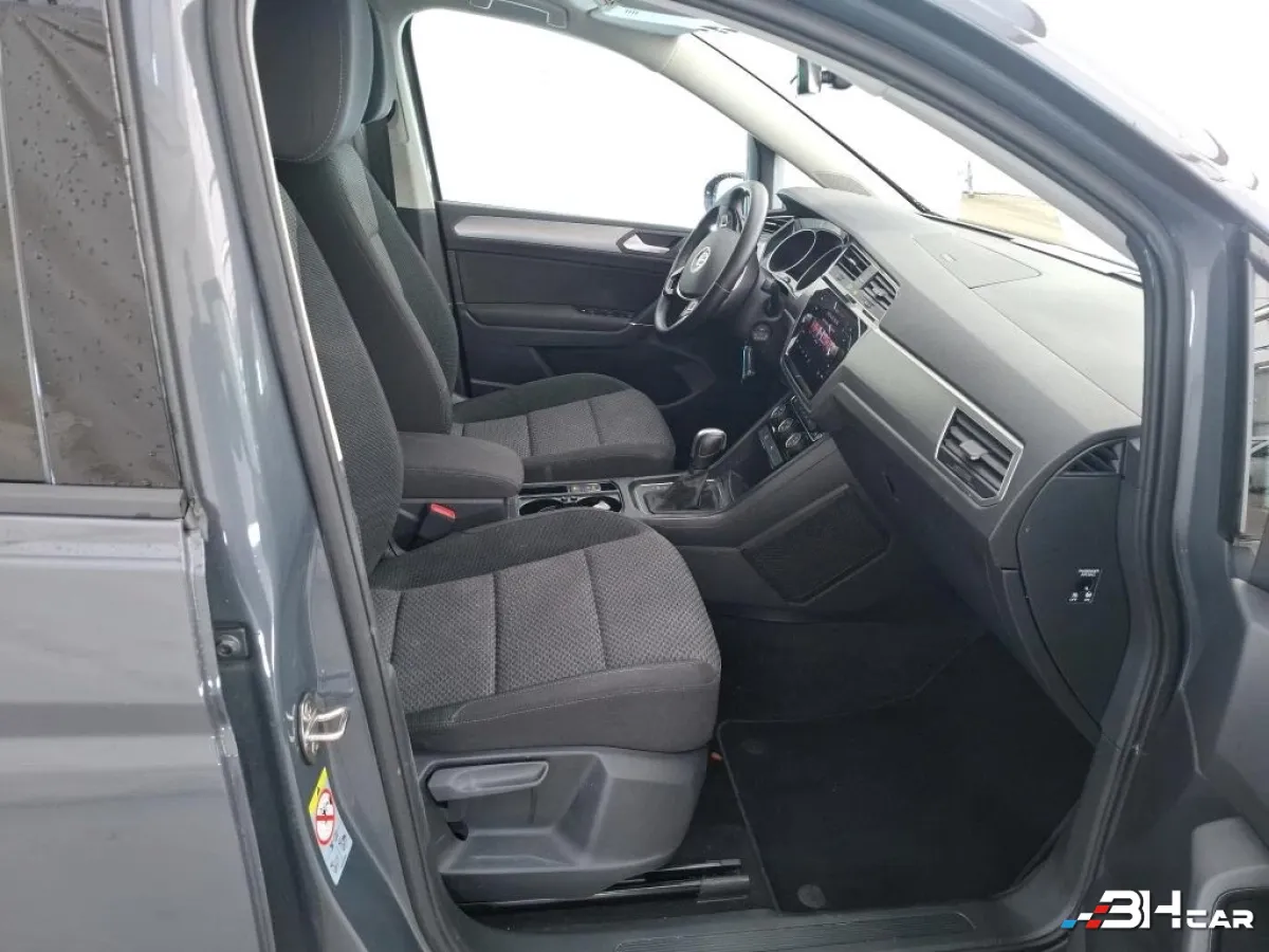 Volkswagen Touran - photo 11