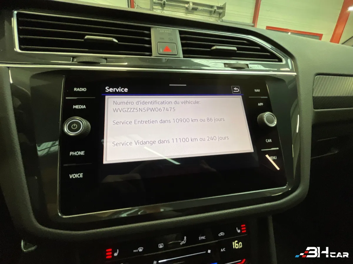 Volkswagen Tiguan - photo 16