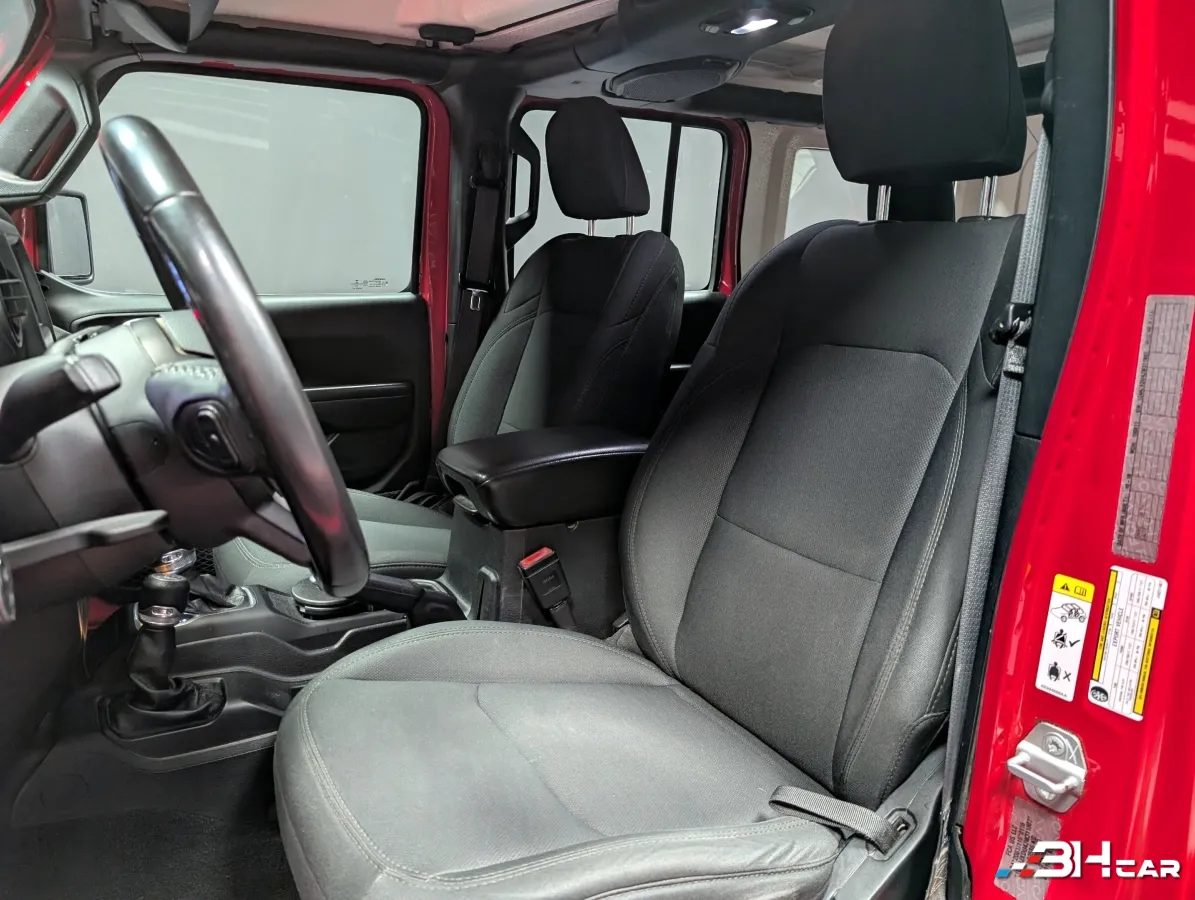 Jeep Wrangler - photo 12