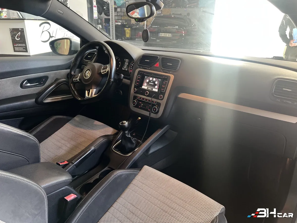 Volkswagen Scirocco - photo 12