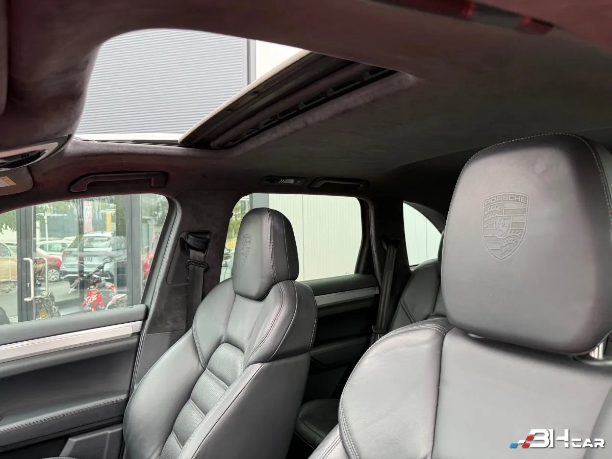 Porsche Cayenne - photo 18