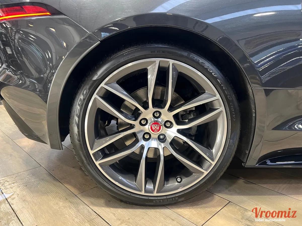 Jaguar F-type 