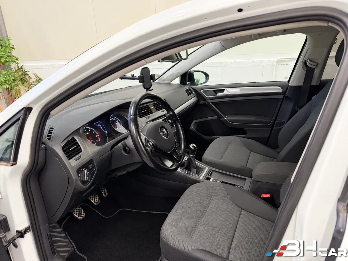 Volkswagen Golf - photo 8