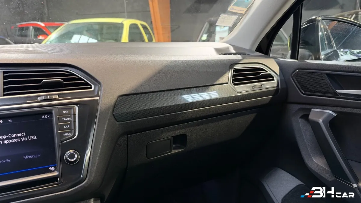 Volkswagen Tiguan - photo 32
