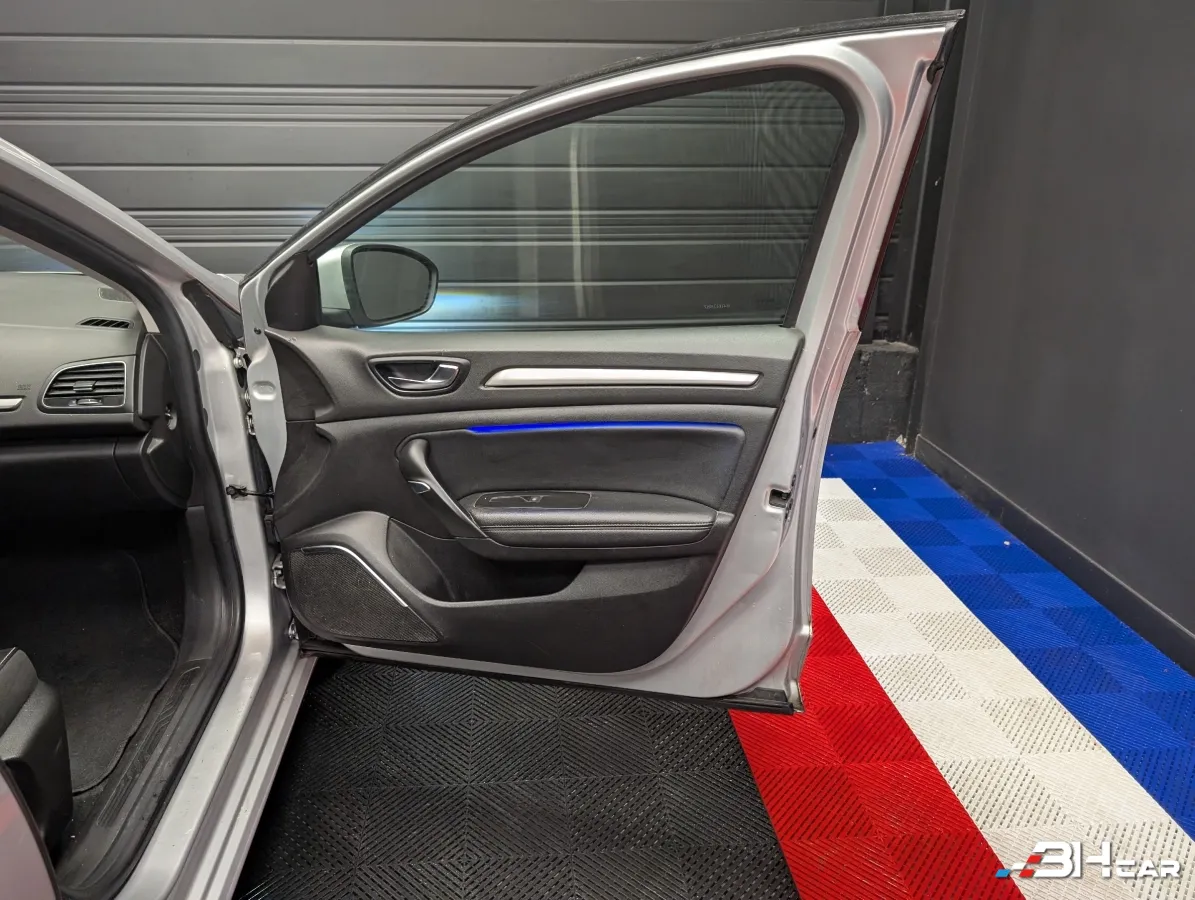 Renault Megane - photo 37